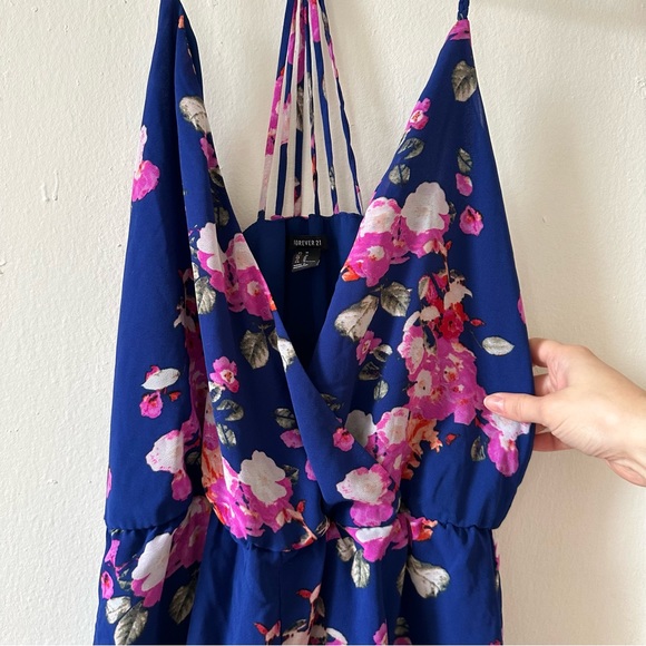 Forever 21 flower jumpsuit size M - Picture 3 of 5
